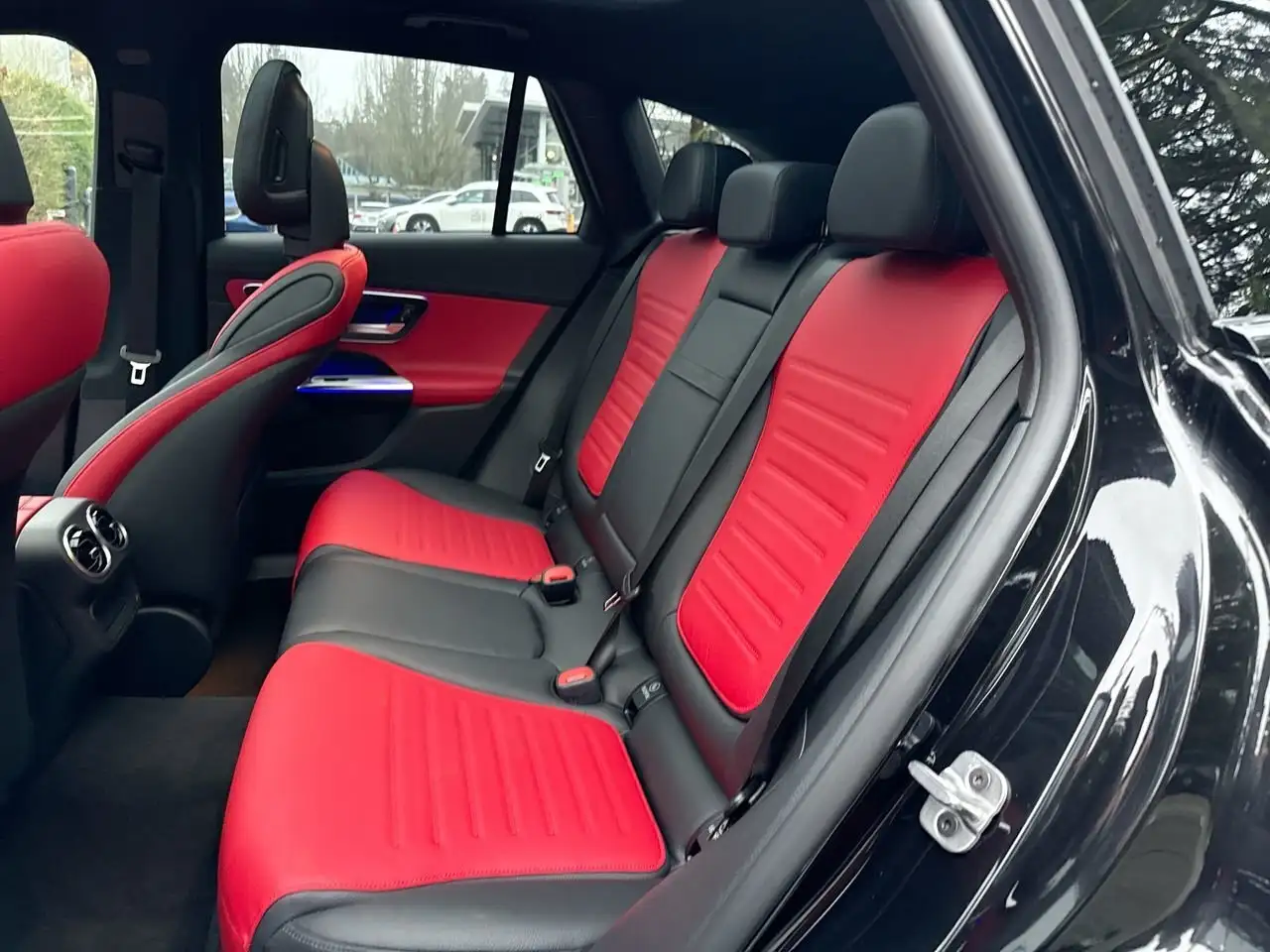 Mercedes-Benz GLC снимка Mercedes-Benz GLC