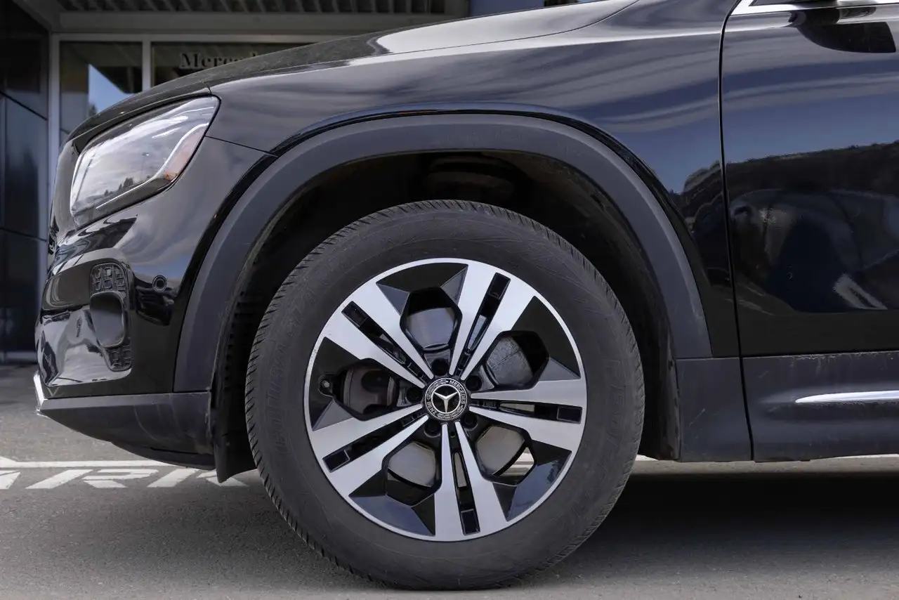 Mercedes-Benz GLB снимка Mercedes-Benz GLB