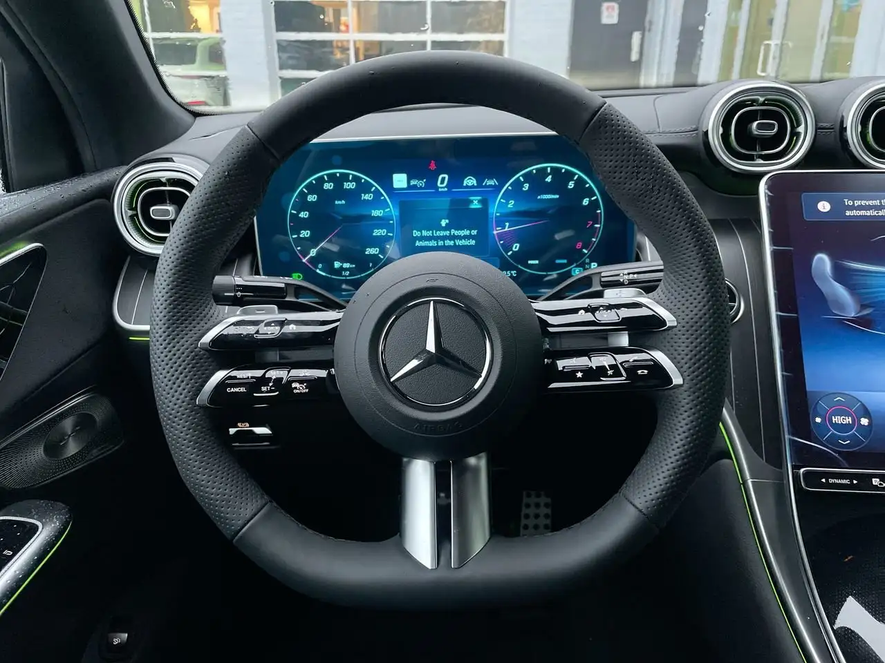 Mercedes-Benz GLC снимка Mercedes-Benz GLC