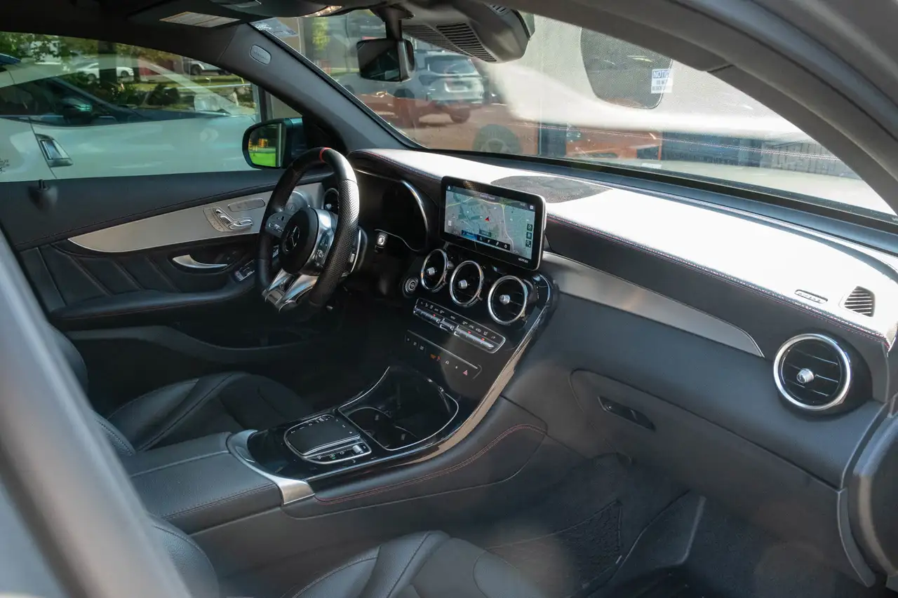 Mercedes-Benz GLC снимка Mercedes-Benz GLC