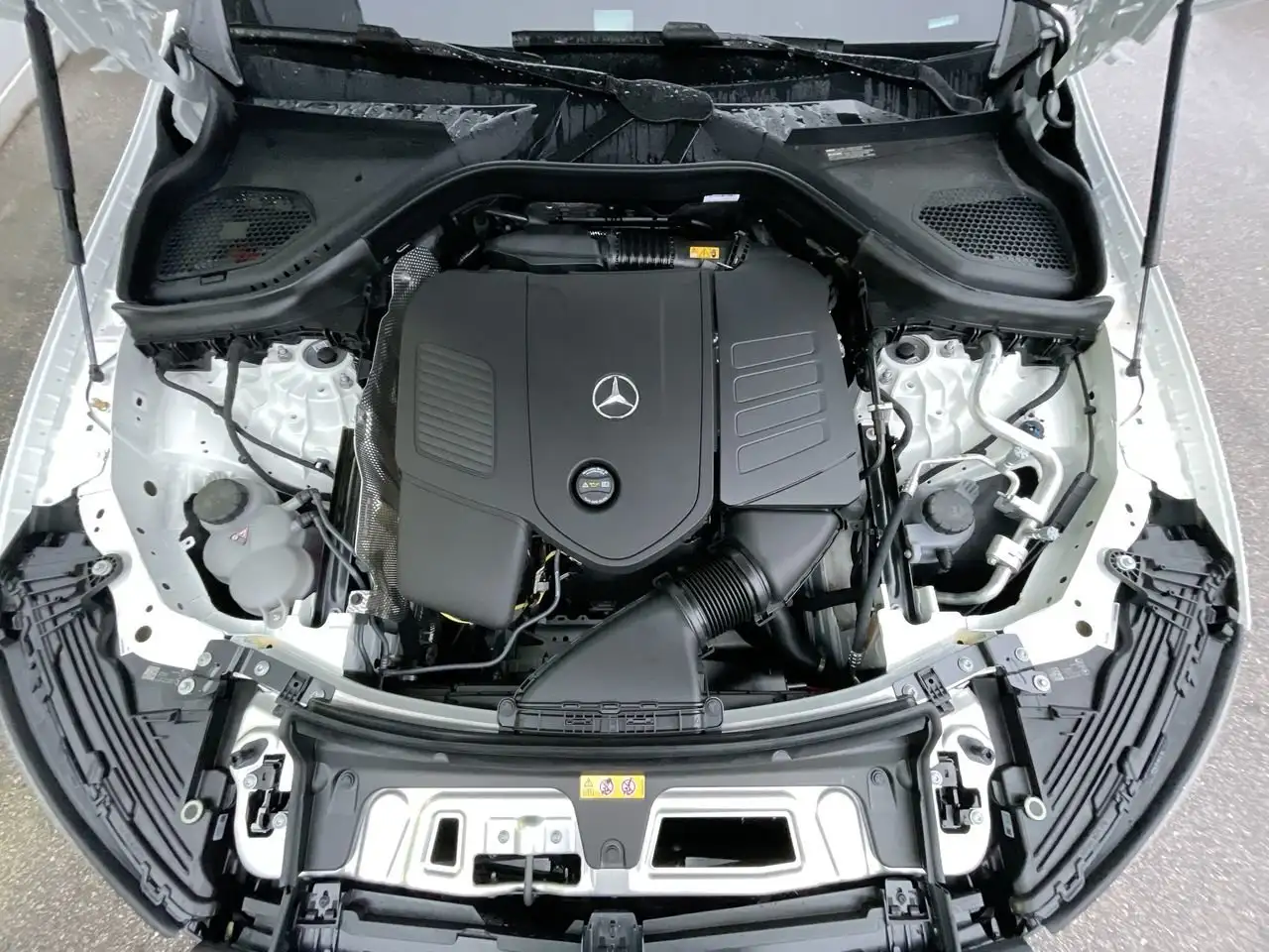 Mercedes-Benz GLC снимка Mercedes-Benz GLC