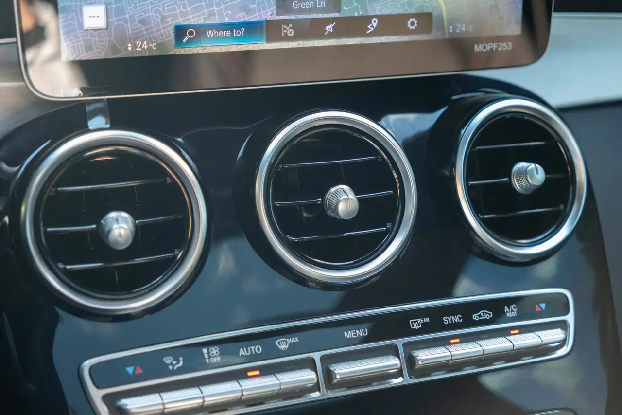 Mercedes-Benz GLC снимка Mercedes-Benz GLC