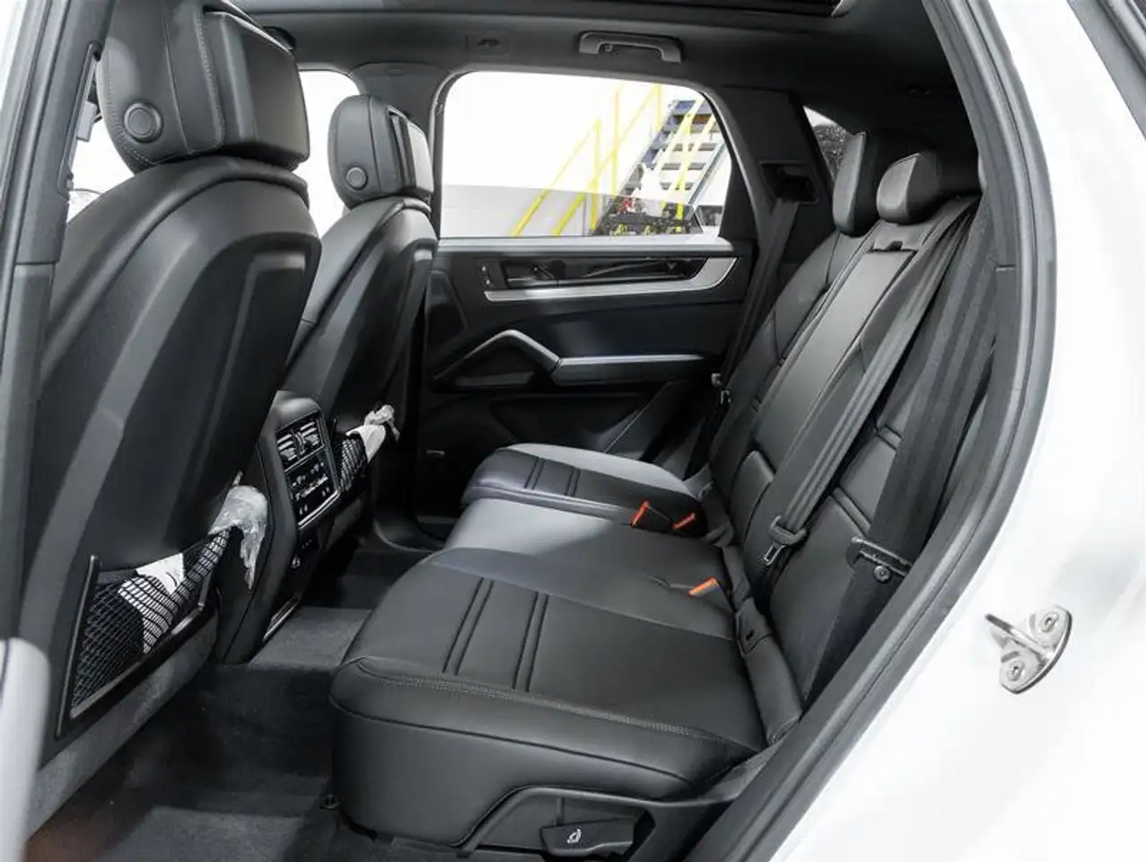 Porsche Cayenne снимка Porsche Cayenne