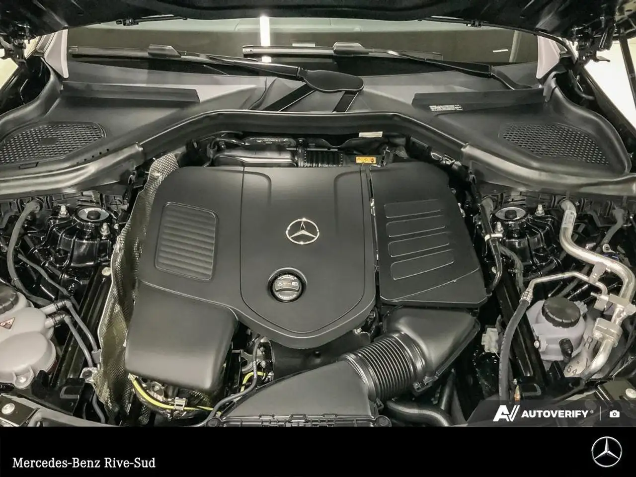 Mercedes-Benz GLC снимка Mercedes-Benz GLC