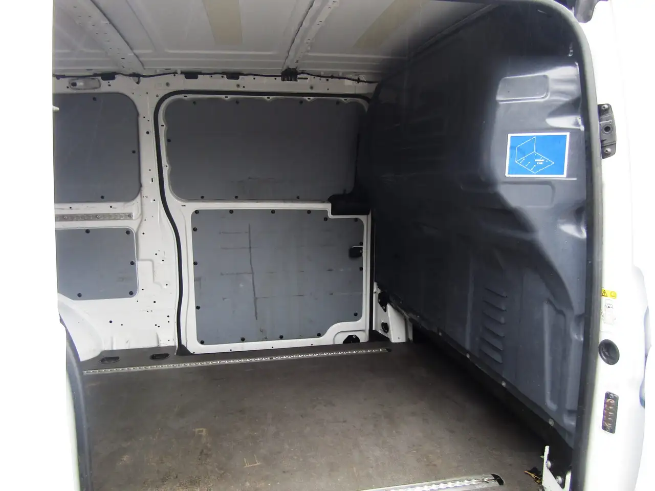 Mercedes-Benz Metris Cargo Van снимка Mercedes-Benz Metris Cargo Van
