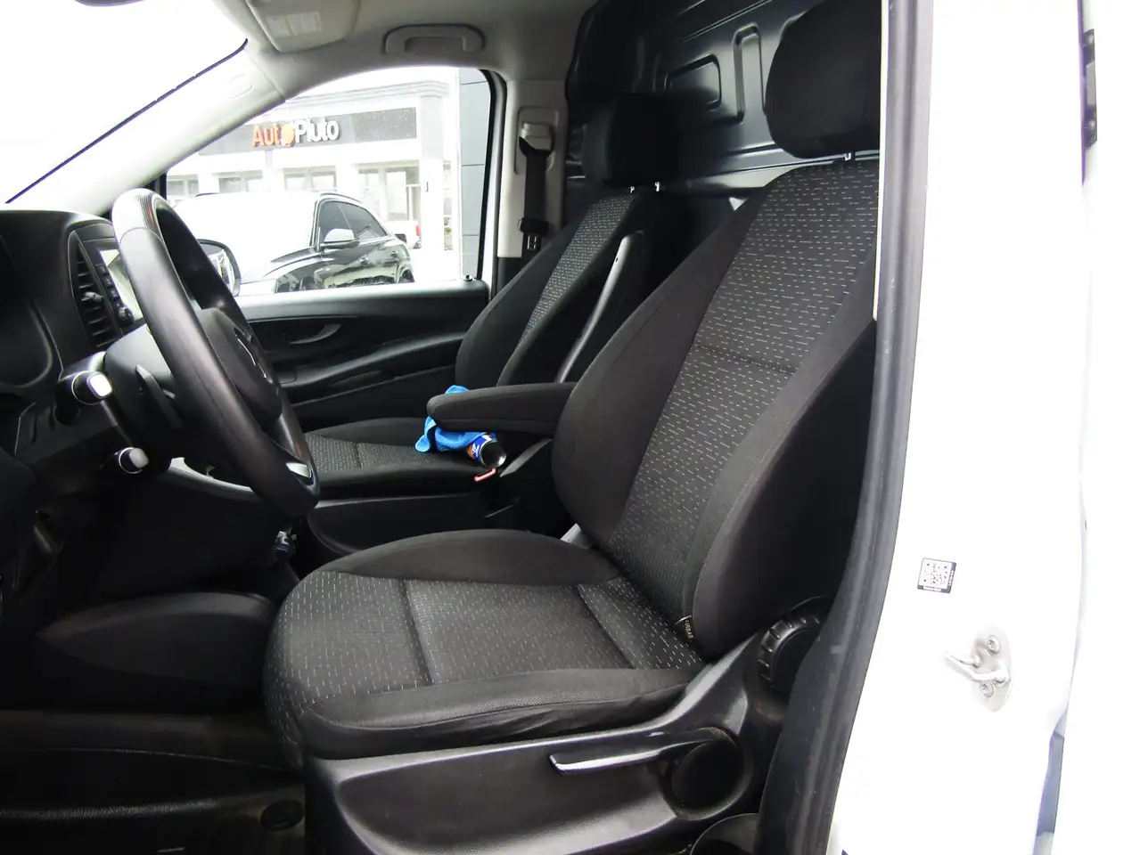 Mercedes-Benz Metris Cargo Van снимка Mercedes-Benz Metris Cargo Van