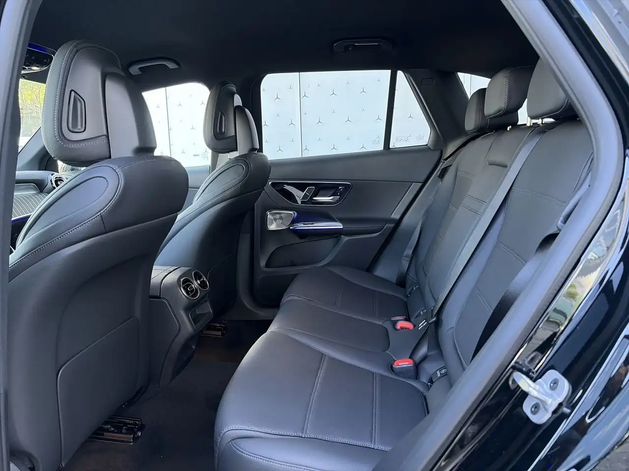 Mercedes-Benz GLC снимка Mercedes-Benz GLC