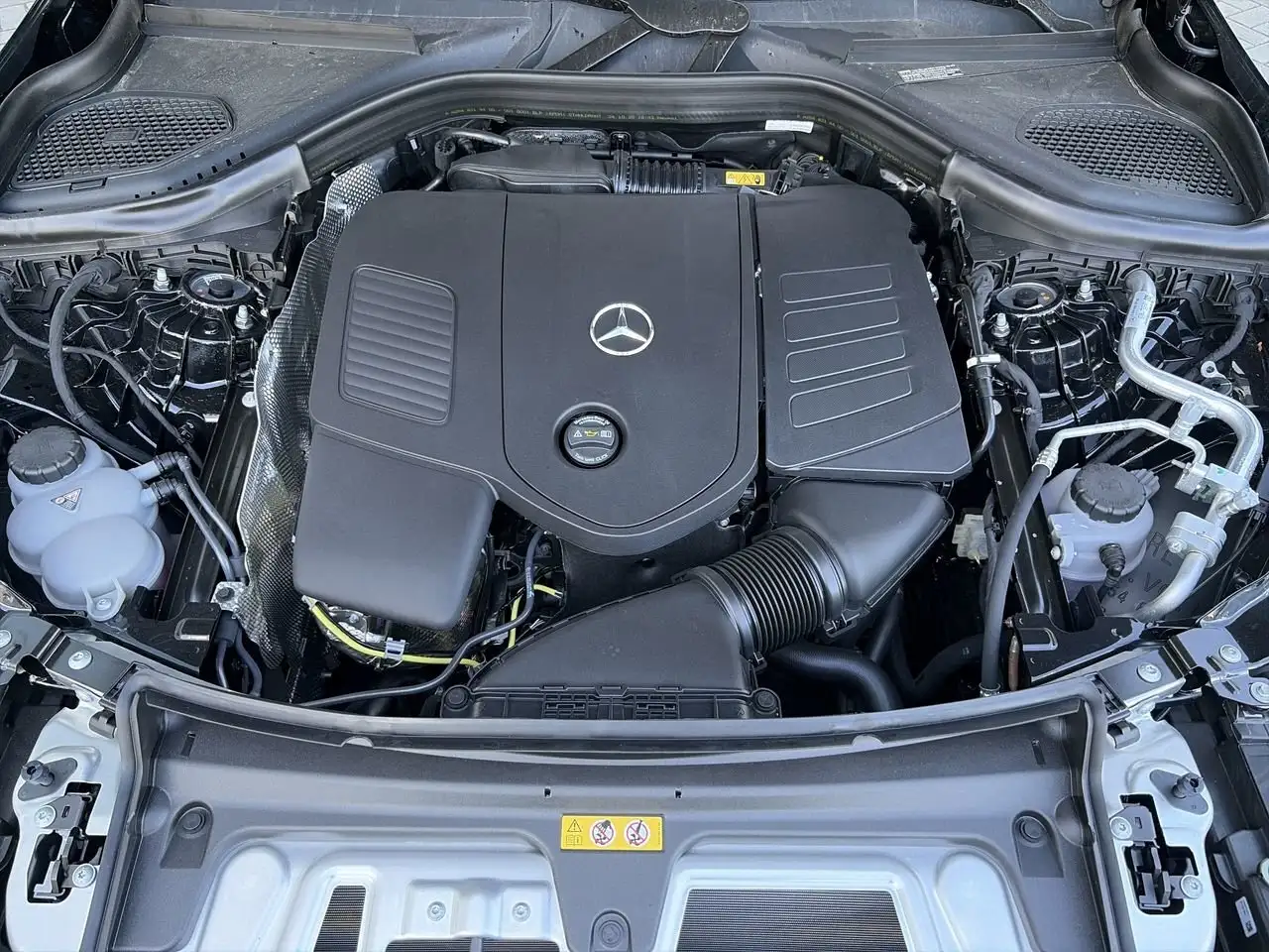 Mercedes-Benz GLC снимка Mercedes-Benz GLC