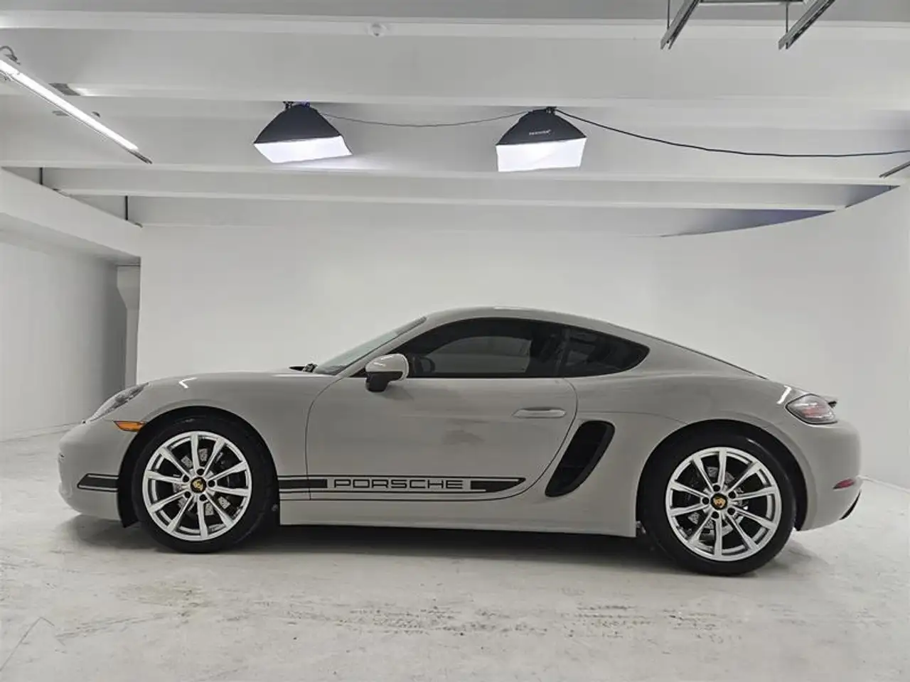 Porsche 718 Cayman снимка Porsche 718 Cayman