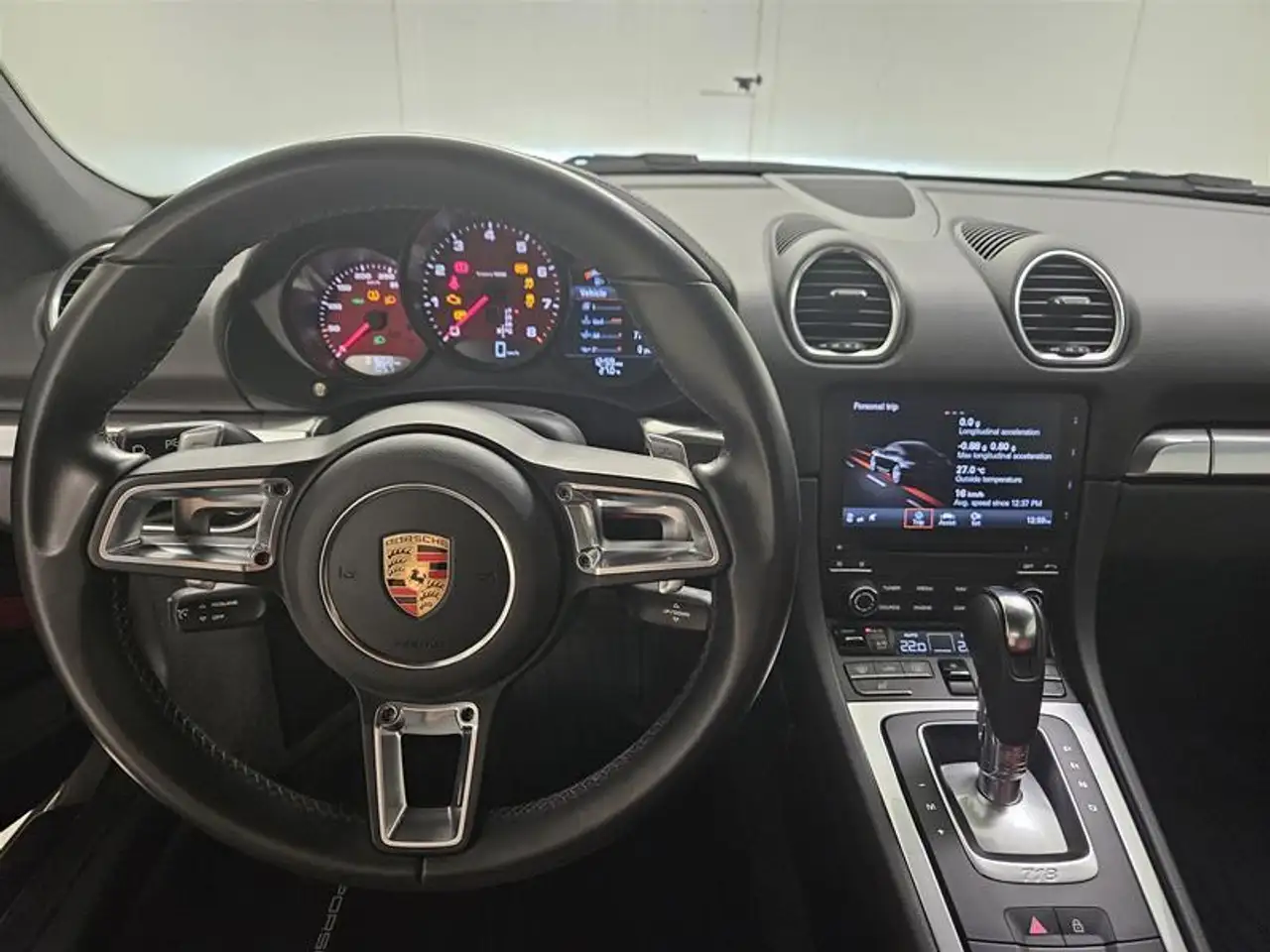 Porsche 718 Cayman снимка Porsche 718 Cayman