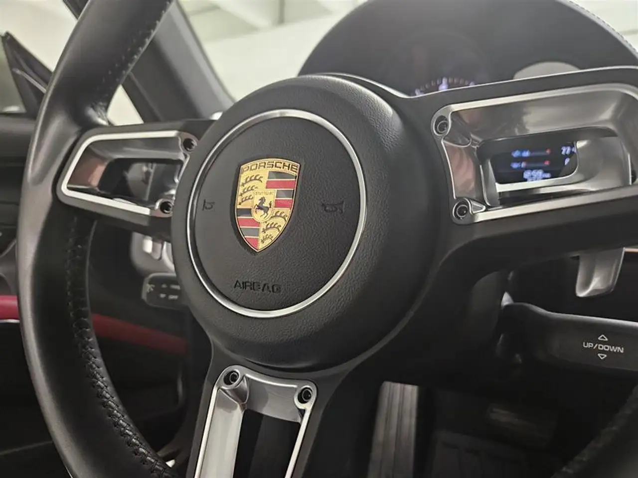Porsche 718 Cayman снимка Porsche 718 Cayman