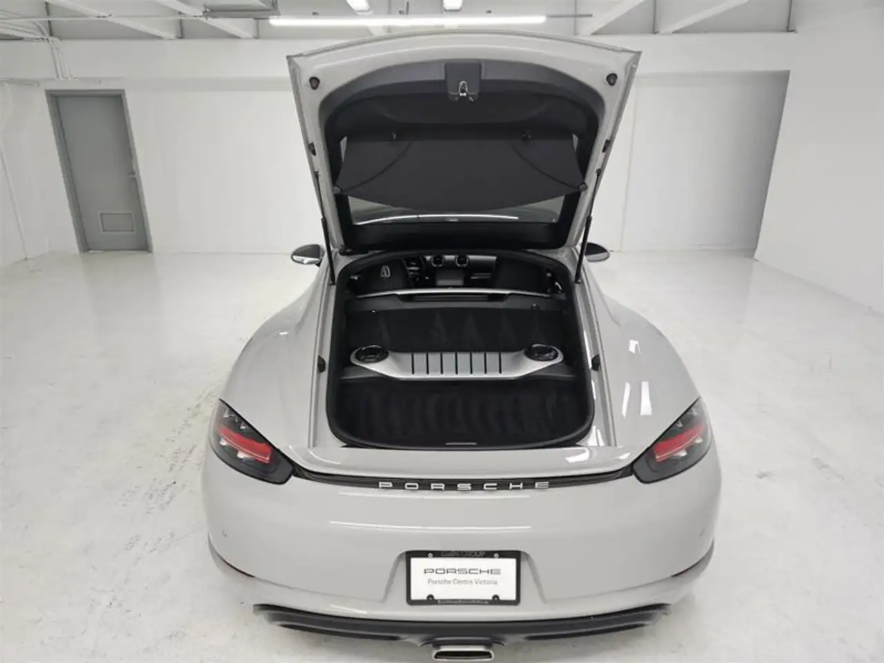 Porsche 718 Cayman снимка Porsche 718 Cayman