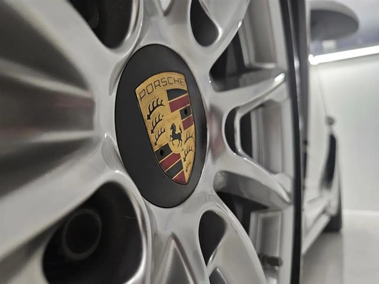 Porsche 718 Cayman снимка Porsche 718 Cayman