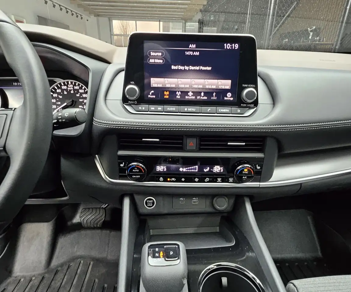 Nissan Rogue снимка Nissan Rogue