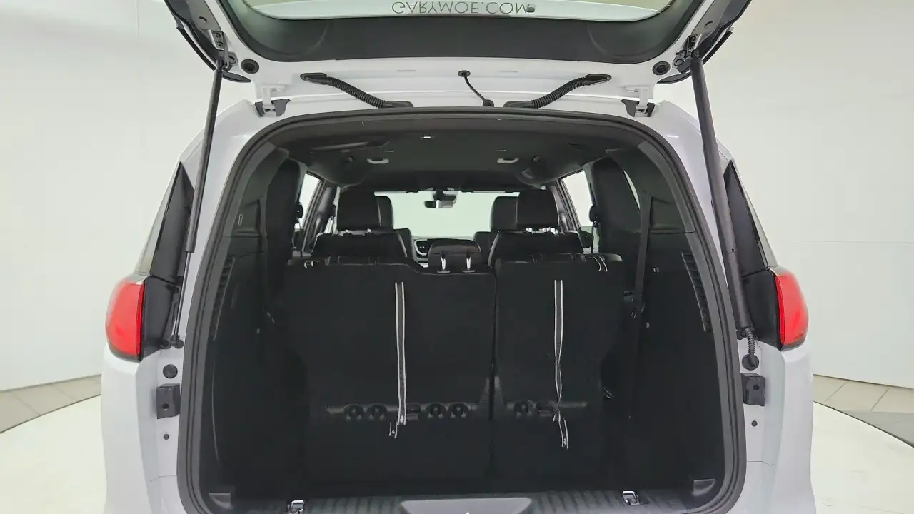 Chrysler Grand Caravan снимка Chrysler Grand Caravan