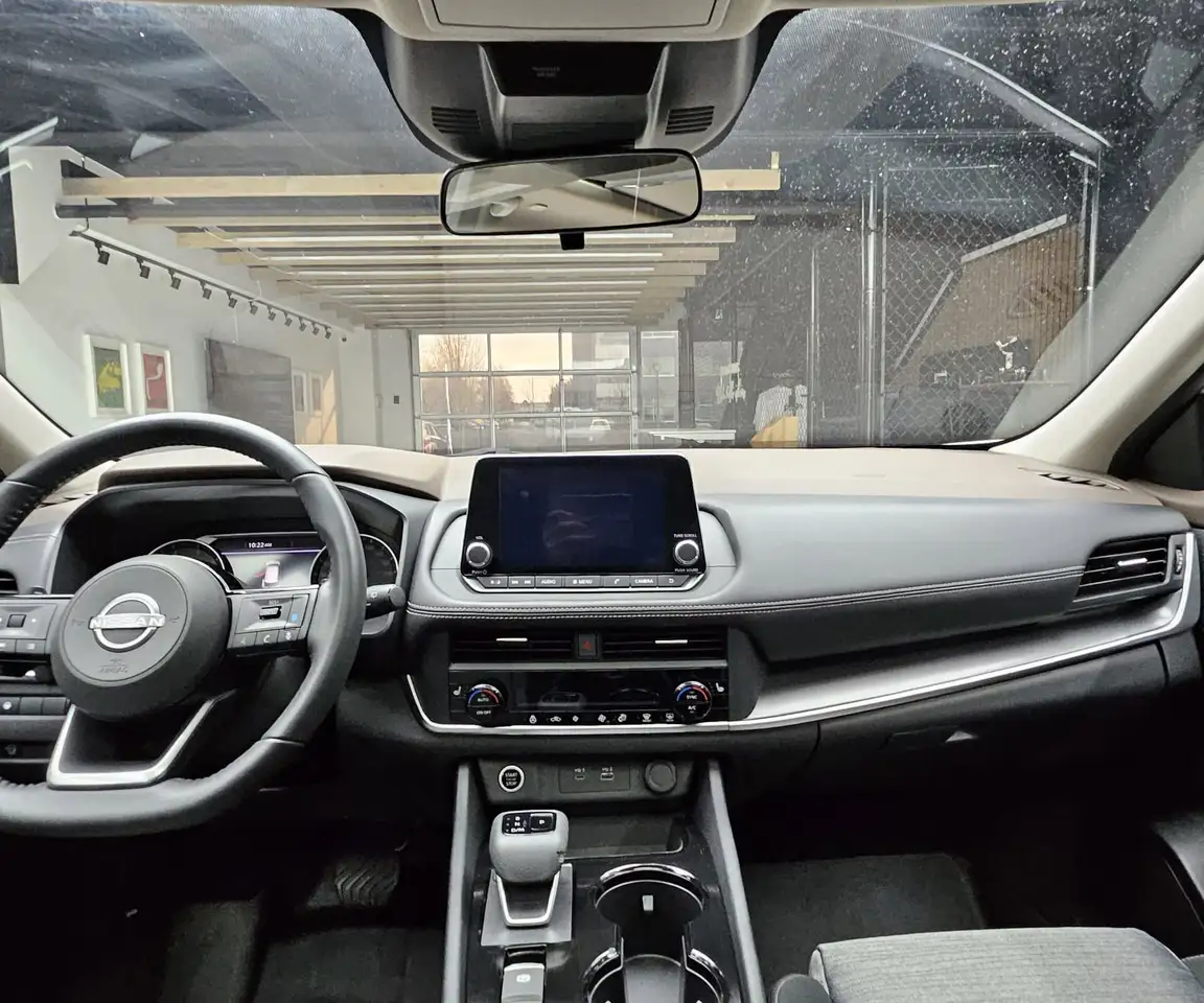 Nissan Rogue снимка Nissan Rogue