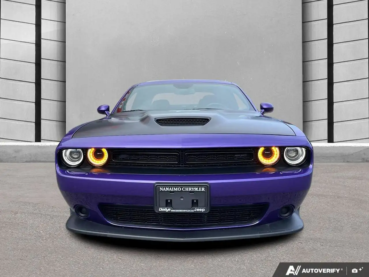 Dodge Challenger снимка Dodge Challenger