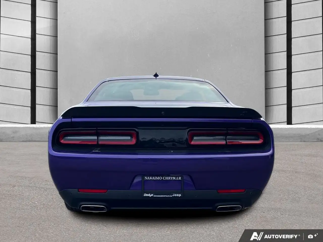 Dodge Challenger снимка Dodge Challenger