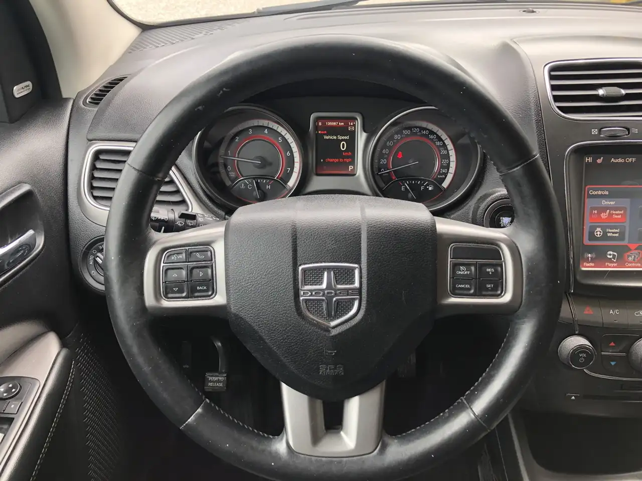 Dodge Journey снимка Dodge Journey
