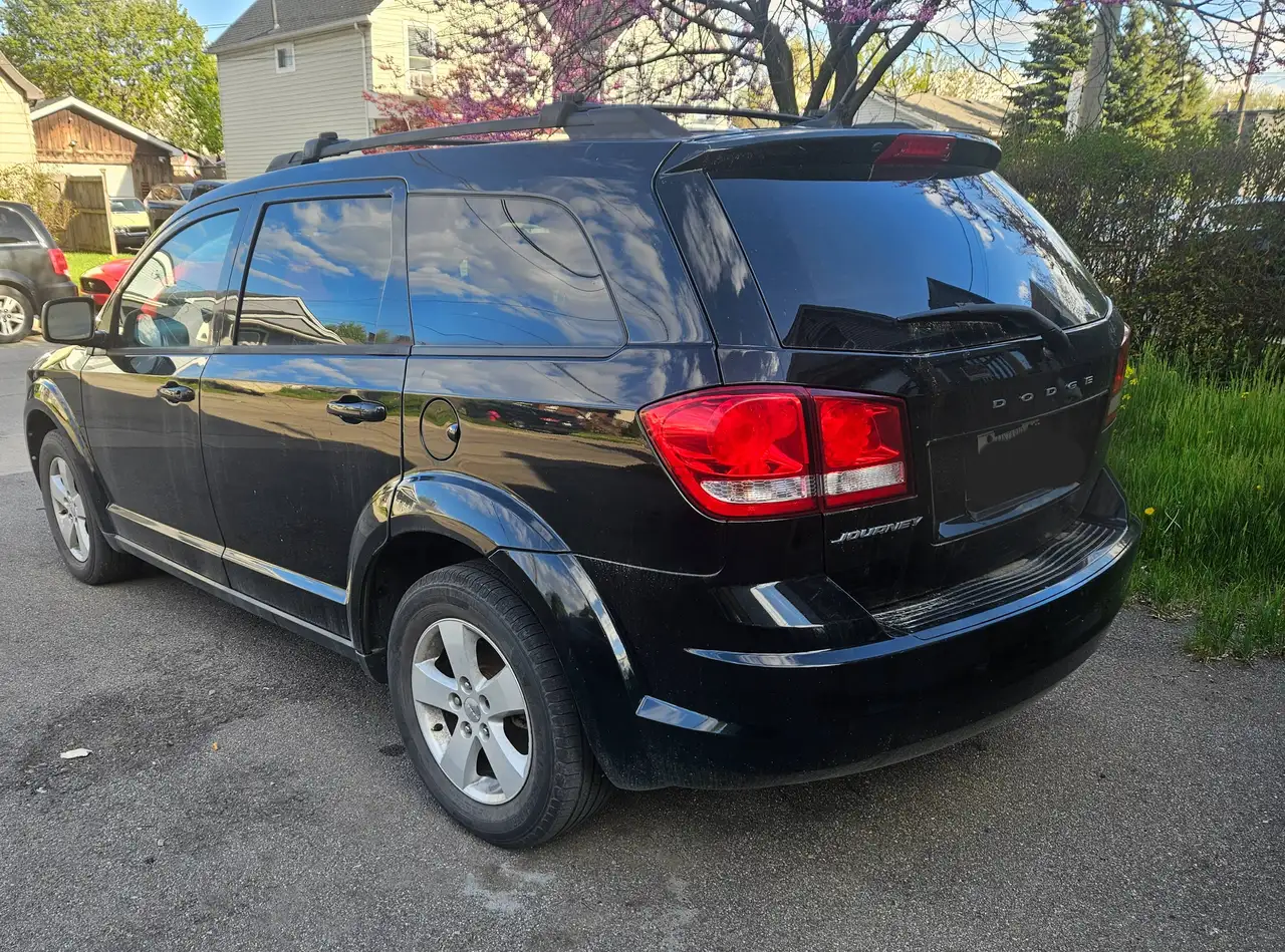Dodge Journey снимка Dodge Journey