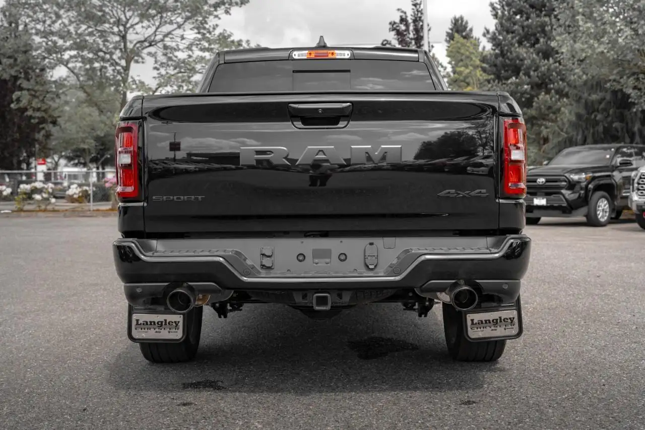RAM 1500 снимка RAM 1500