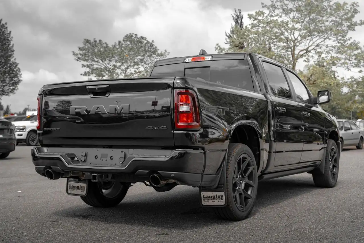 RAM 1500 снимка RAM 1500