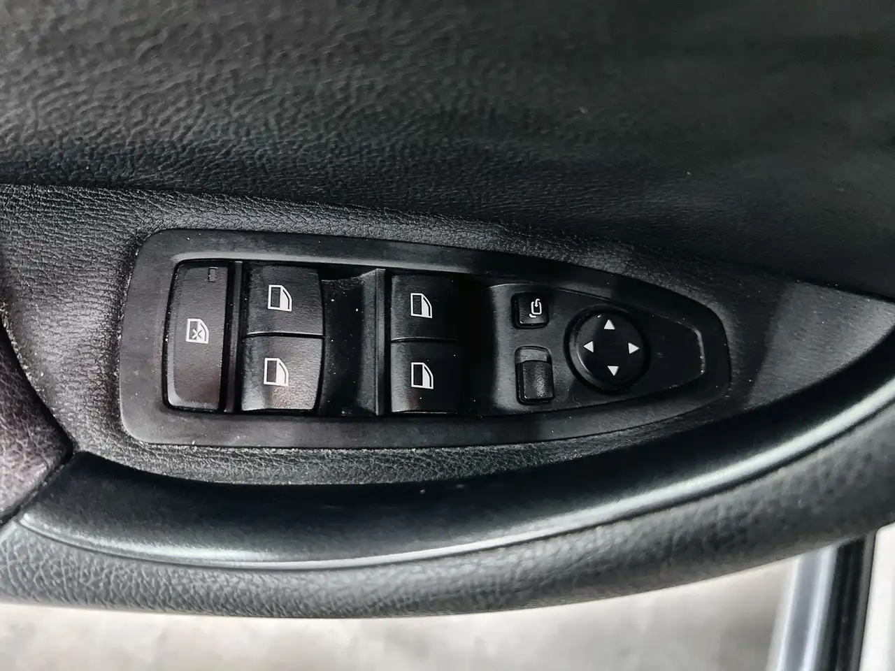 BMW X1 снимка BMW X1