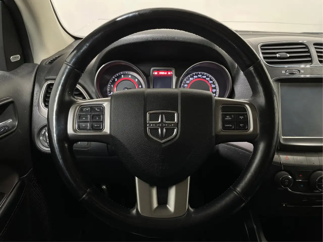 Dodge Journey снимка Dodge Journey