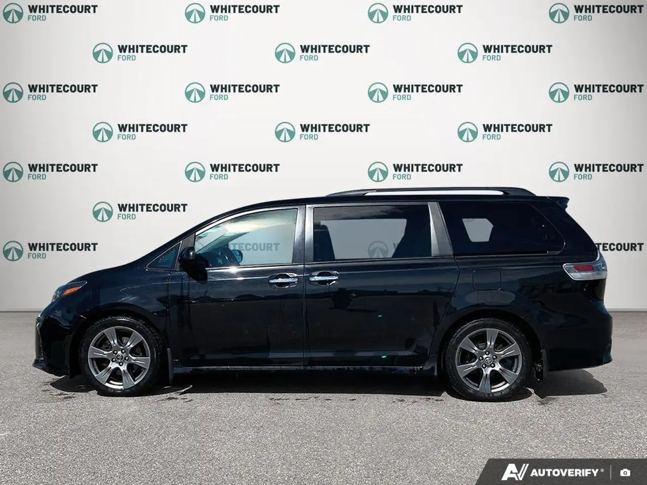 Toyota Sienna photo Toyota Sienna