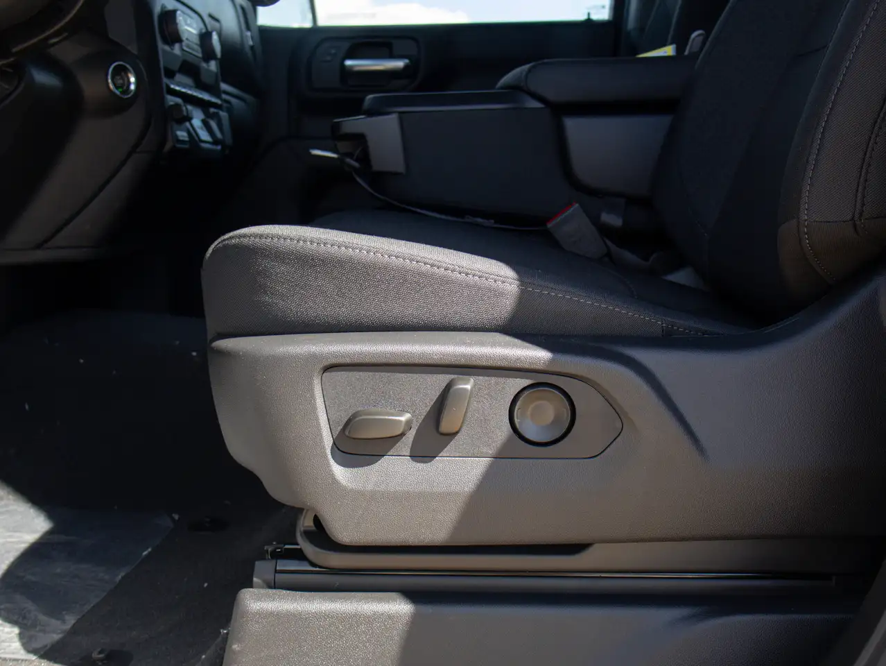 Chevrolet Silverado 1500 снимка Chevrolet Silverado 1500