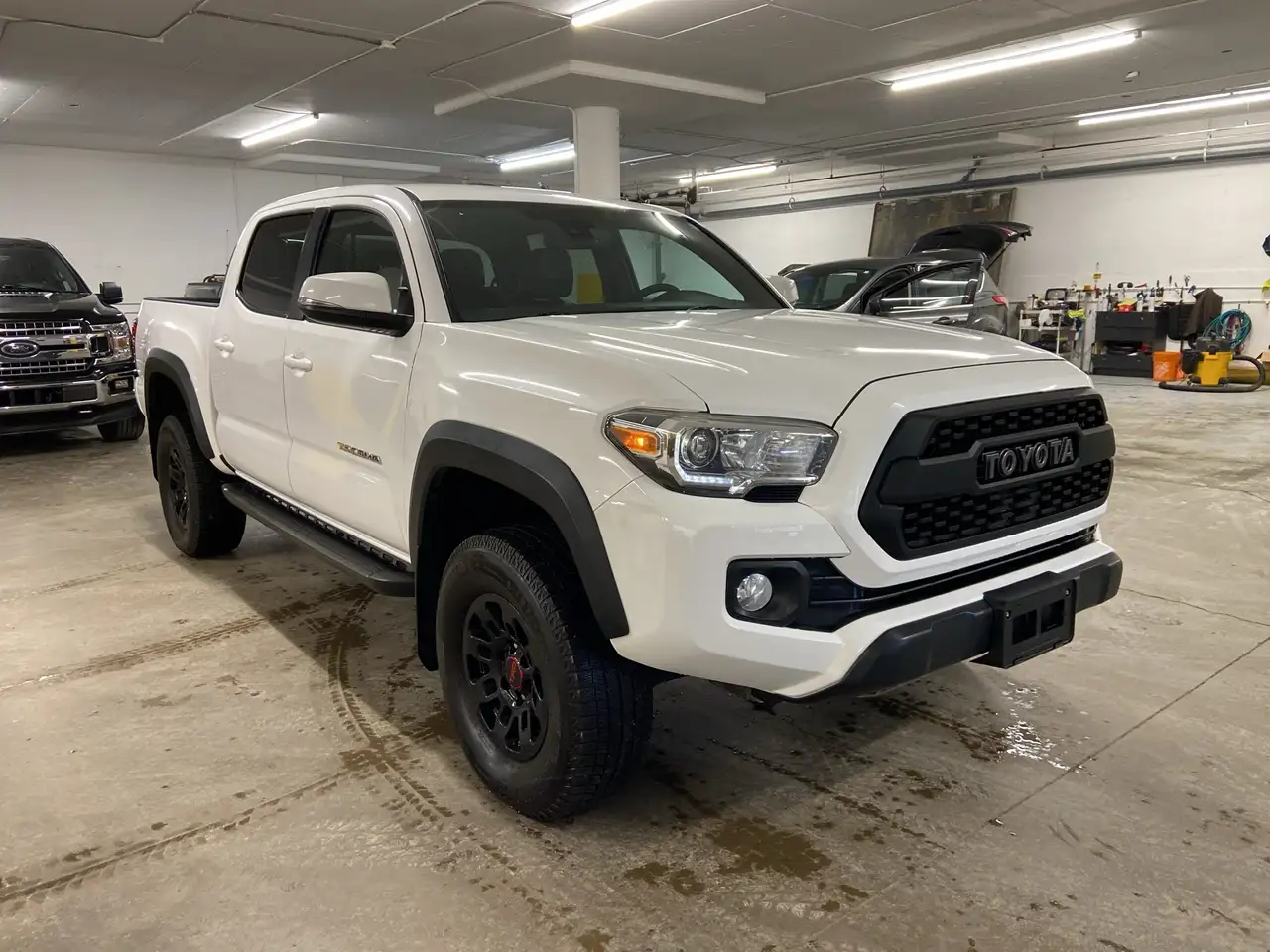 Toyota Tacoma снимка Toyota Tacoma
