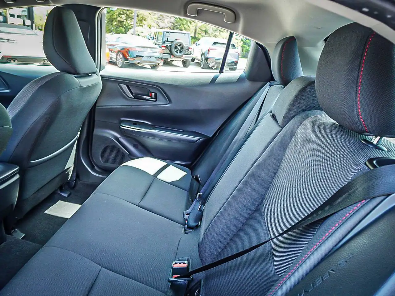 Toyota Prius Prime снимка Toyota Prius Prime