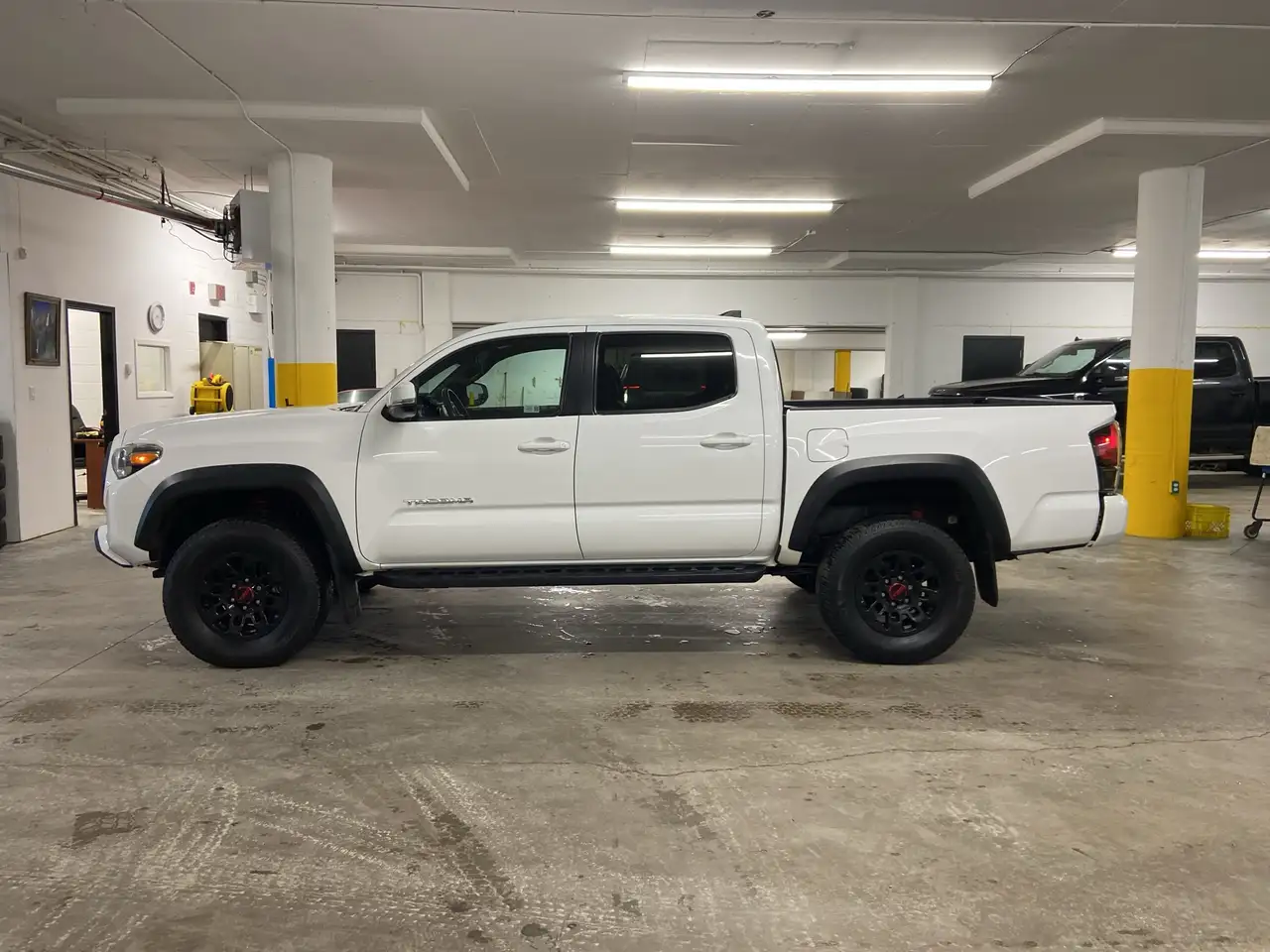 Toyota Tacoma снимка Toyota Tacoma
