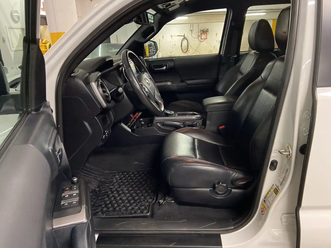 Toyota Tacoma снимка Toyota Tacoma
