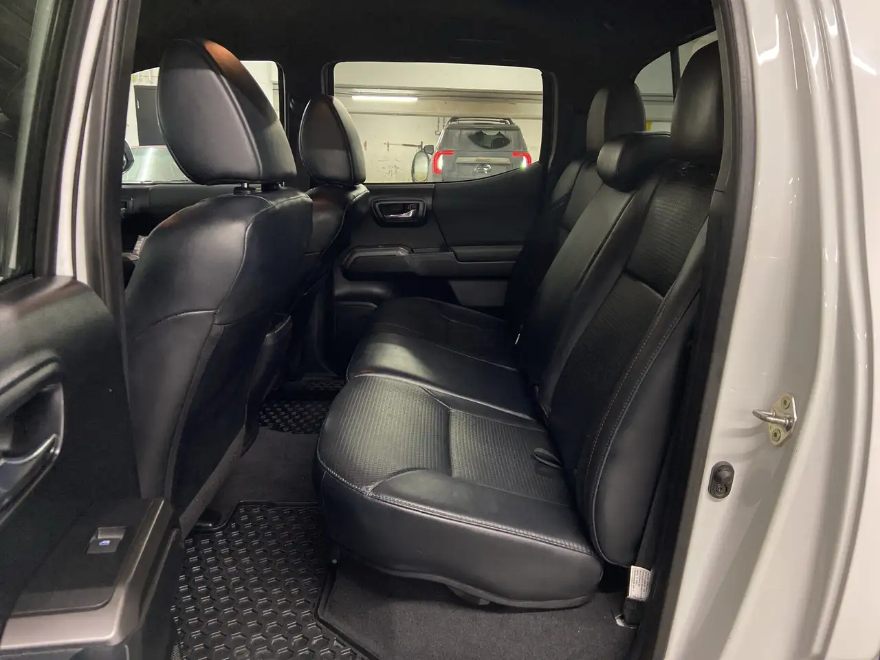 Toyota Tacoma снимка Toyota Tacoma