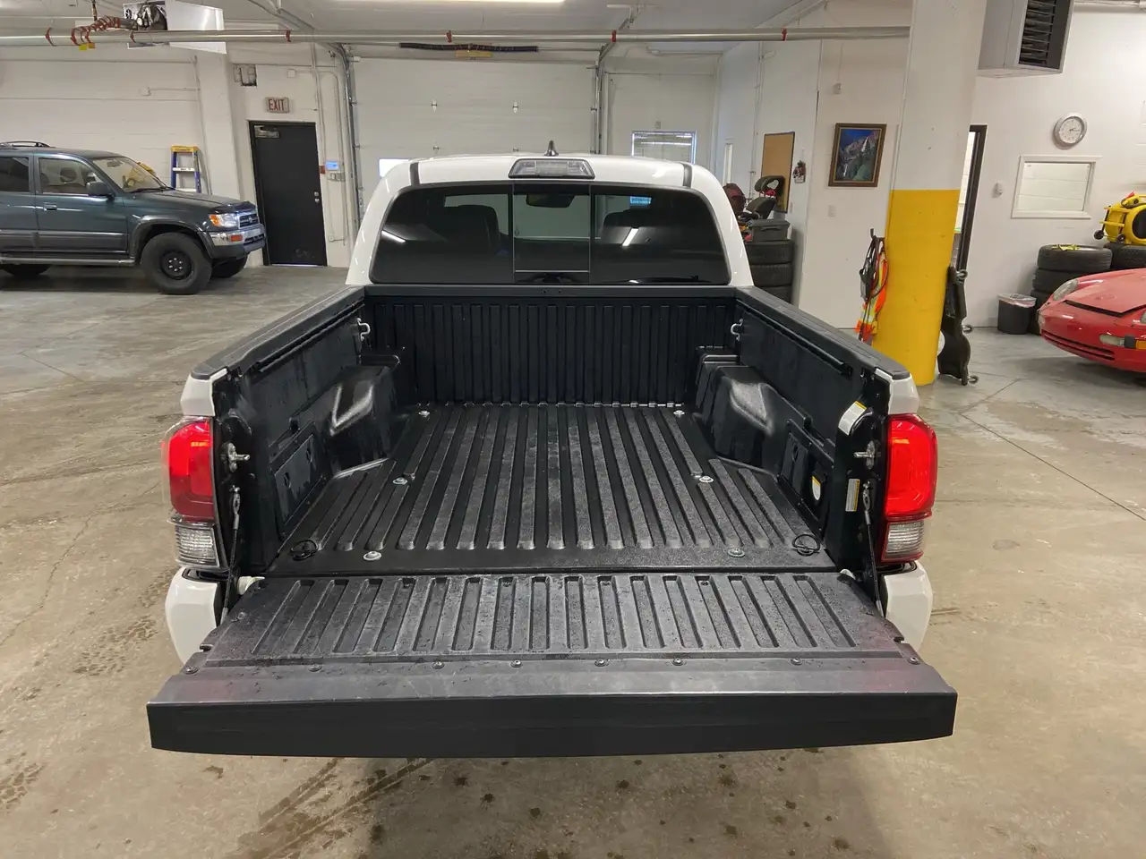 Toyota Tacoma снимка Toyota Tacoma