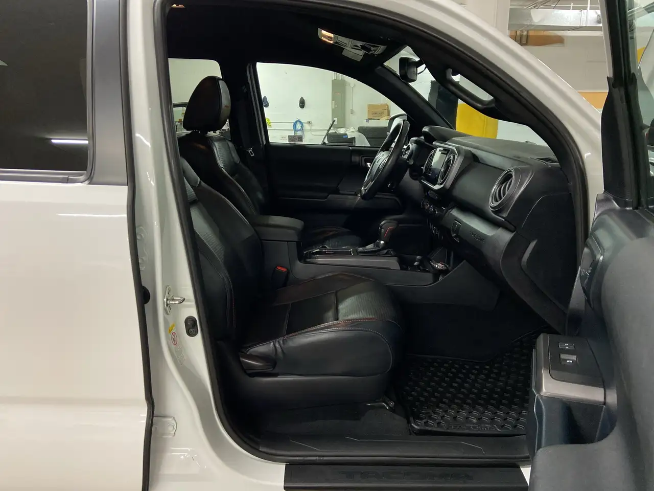 Toyota Tacoma снимка Toyota Tacoma