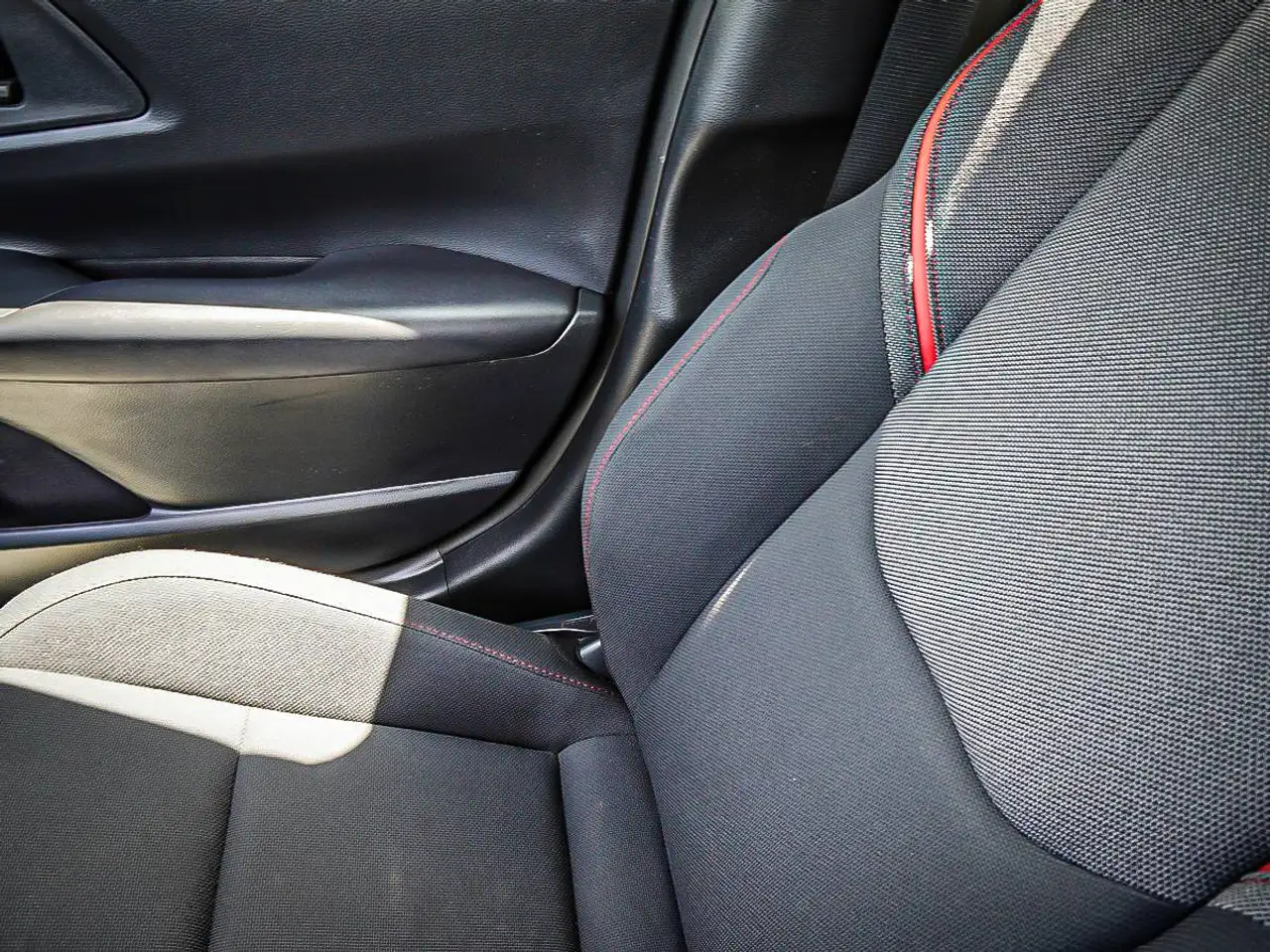 Toyota Prius Prime снимка Toyota Prius Prime