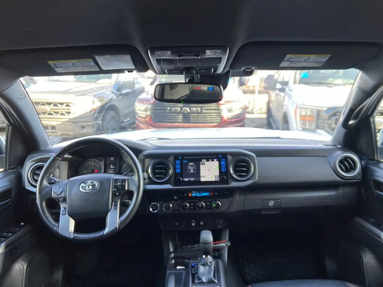 Toyota Tacoma снимка Toyota Tacoma
