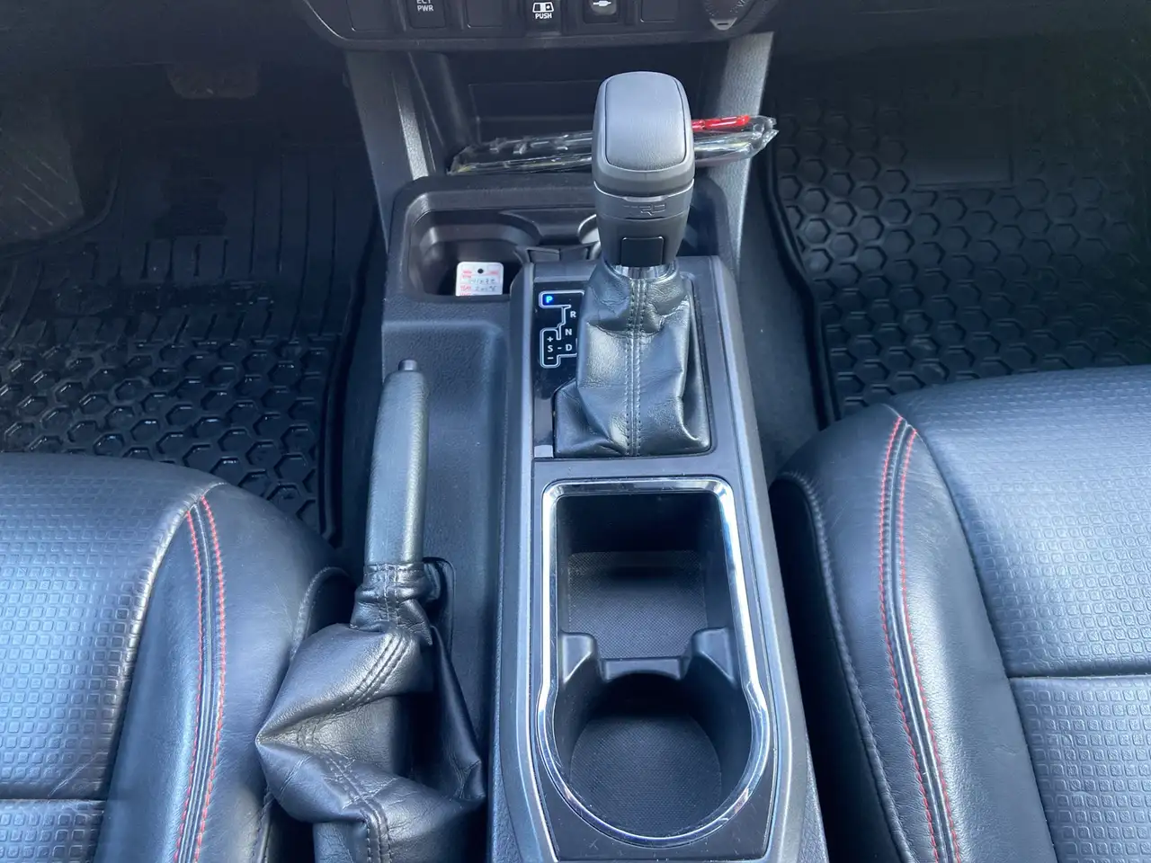 Toyota Tacoma снимка Toyota Tacoma