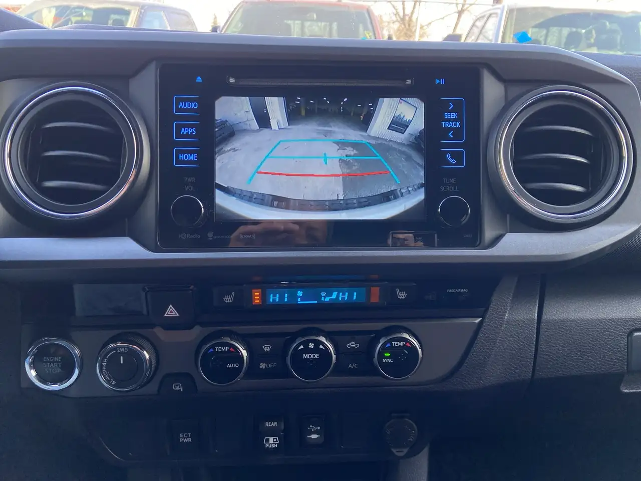 Toyota Tacoma снимка Toyota Tacoma