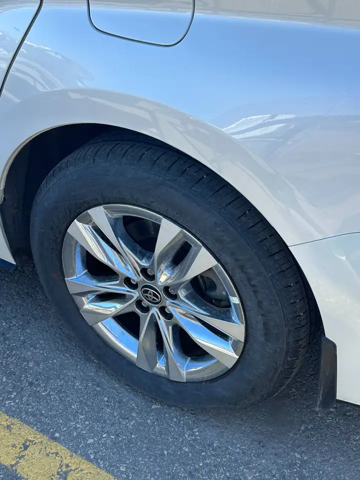Toyota Sienna снимка Toyota Sienna