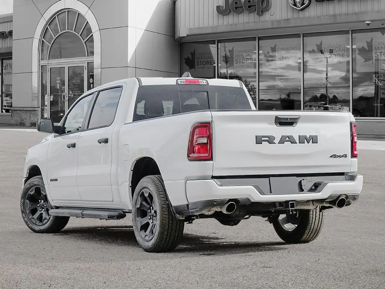 RAM 1500 снимка RAM 1500