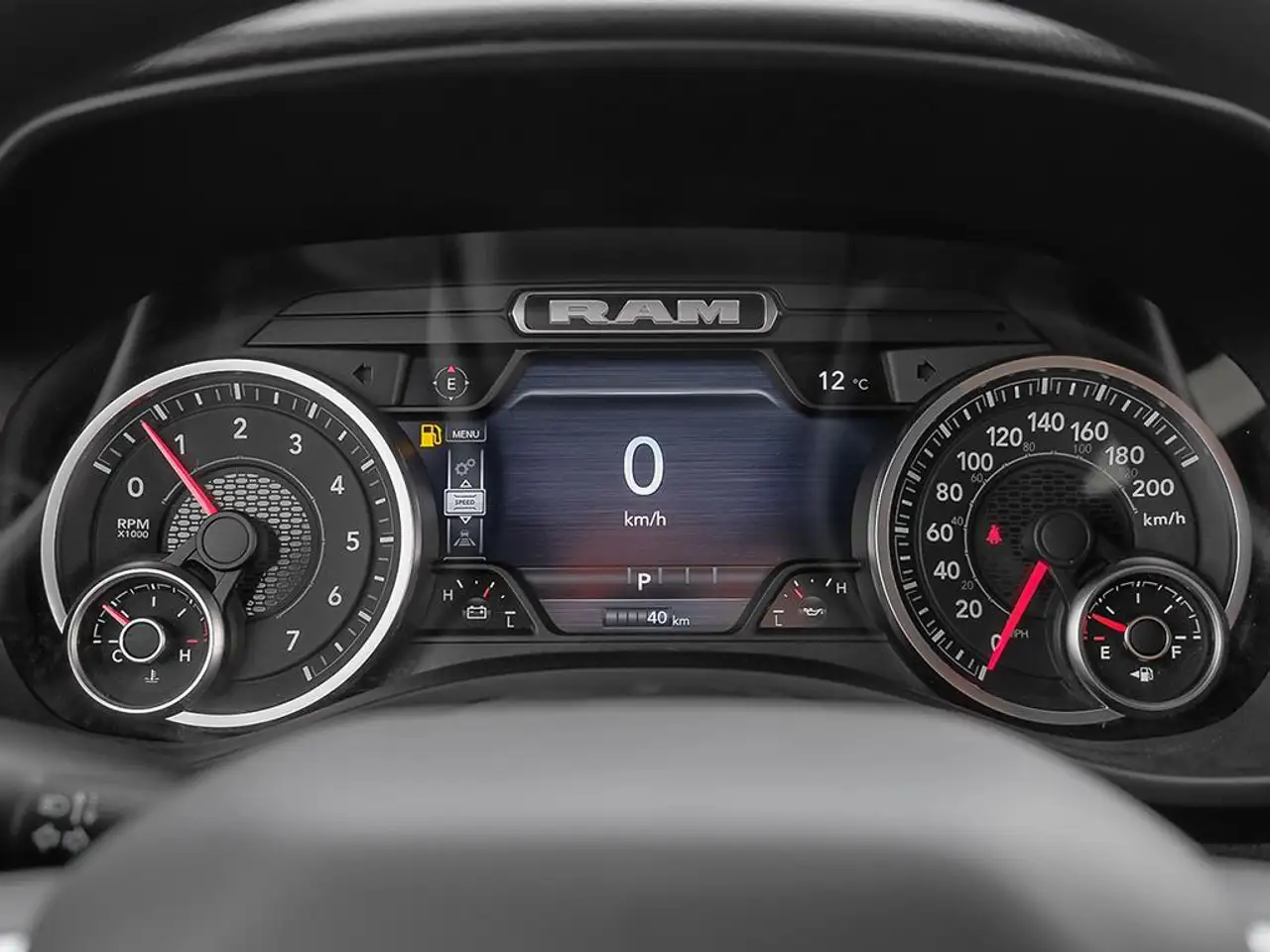 RAM 1500 снимка RAM 1500