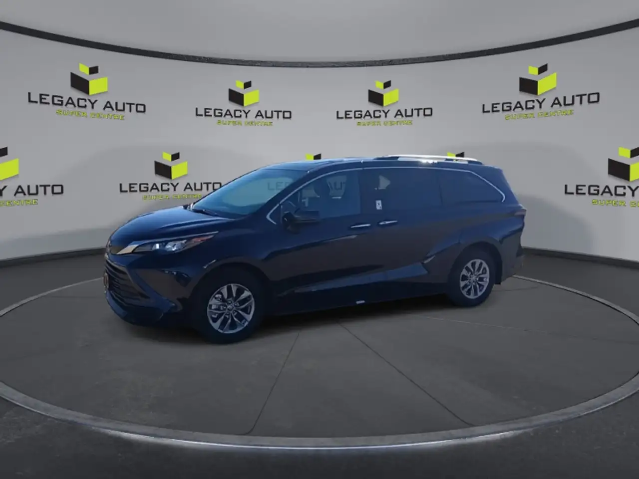 Toyota Sienna снимка Toyota Sienna