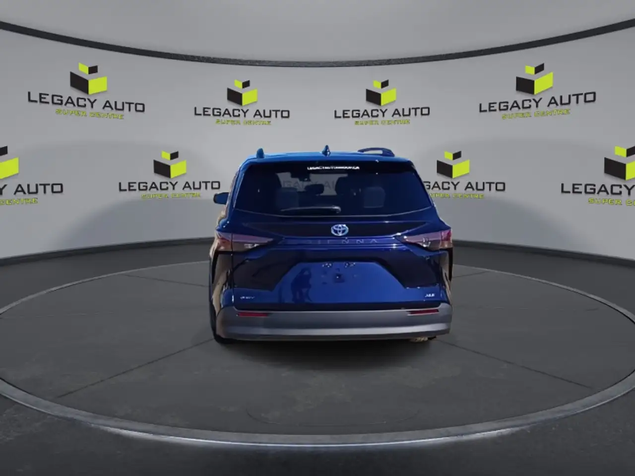 Toyota Sienna снимка Toyota Sienna