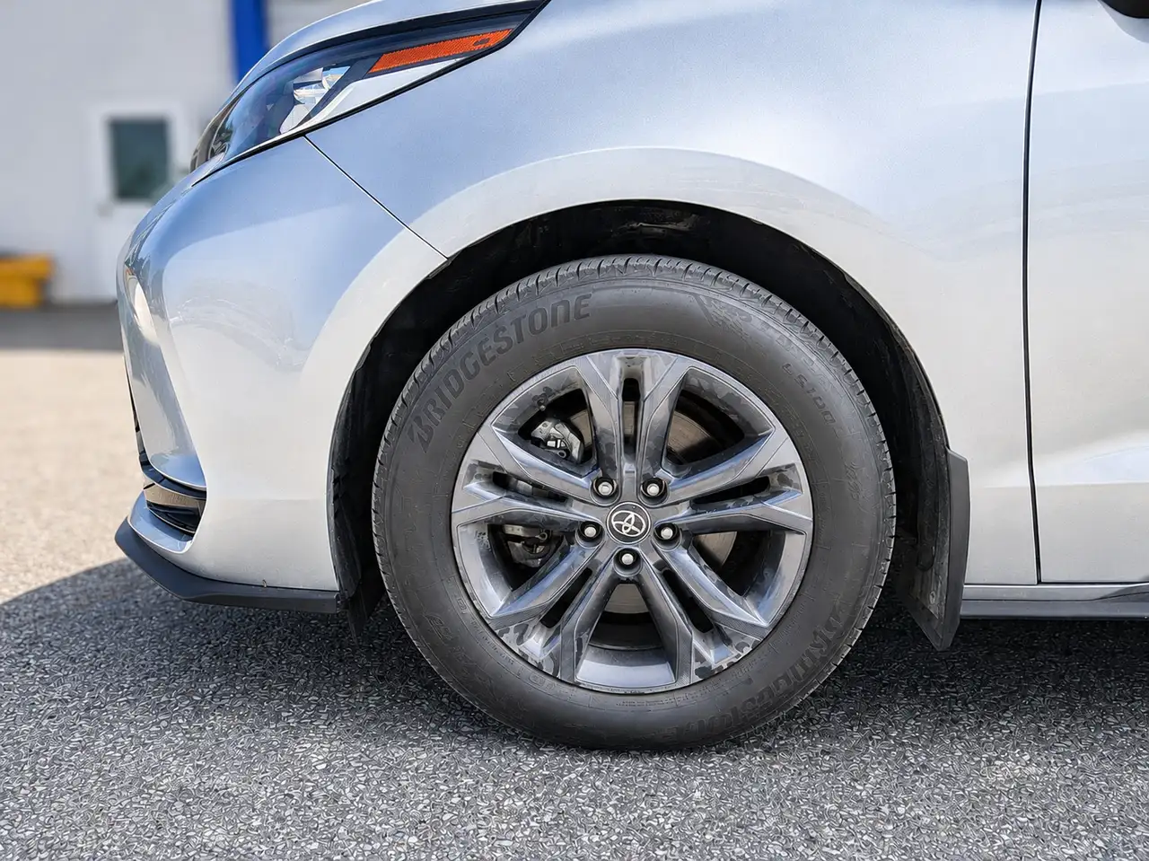 Toyota Sienna photo Toyota Sienna