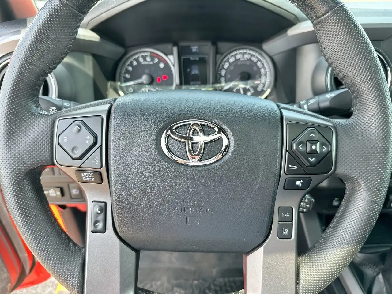 Toyota Tacoma снимка Toyota Tacoma