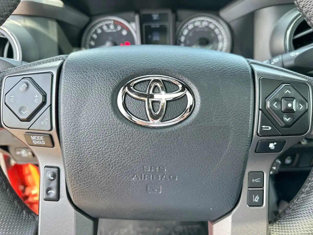 Toyota Tacoma снимка Toyota Tacoma