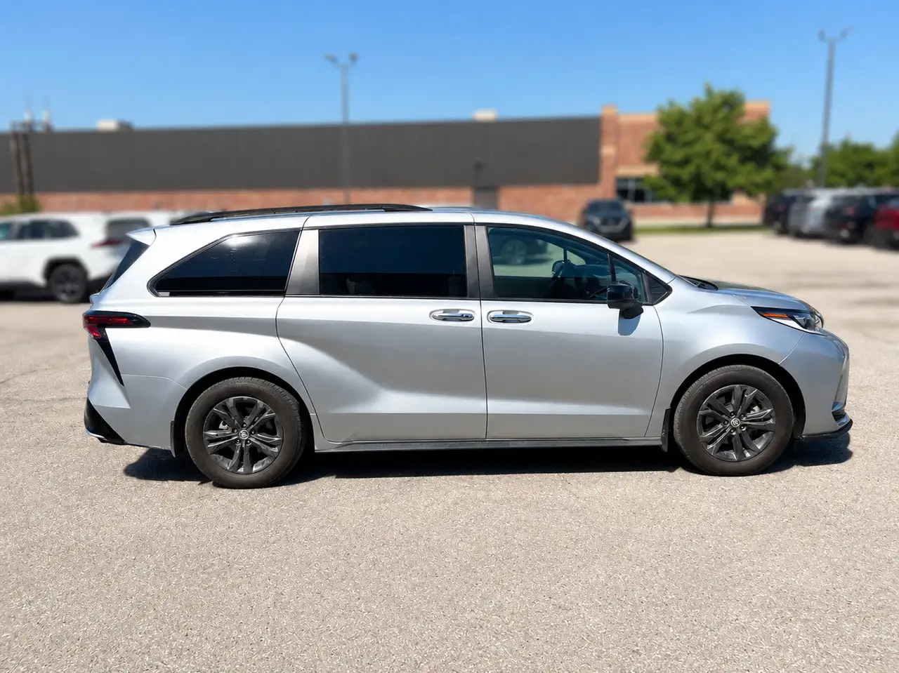 Toyota Sienna photo Toyota Sienna
